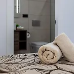 فيلة Laguna Met Prive Zwembad & Jacuzzi تورّيفيِخا