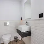 Laguna Met Prive Zwembad & Jacuzzi فيلة تورّيفيِخا