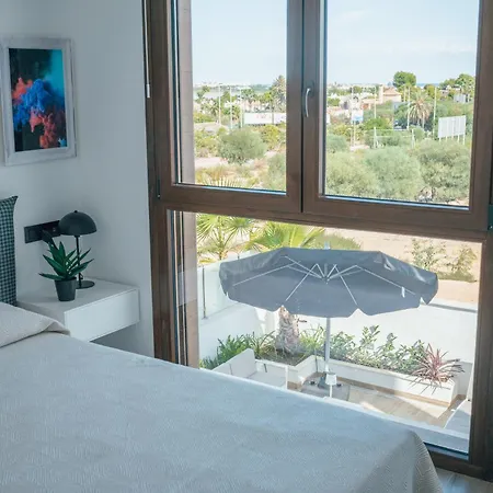 Laguna Met Prive Zwembad & Jacuzzi טורבייחה