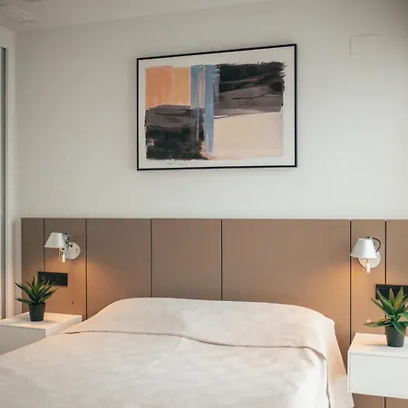 Laguna Met Prive Zwembad & Jacuzzi וילה