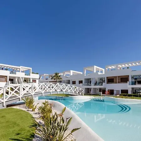 Laguna Met Prive Zwembad & Jacuzzi וילה טורבייחה