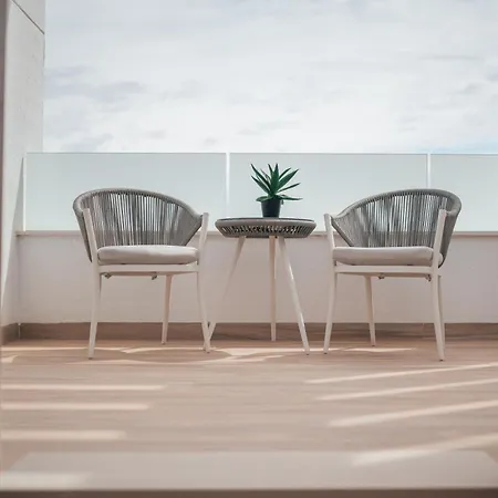 Laguna Met Prive Zwembad & Jacuzzi טורבייחה