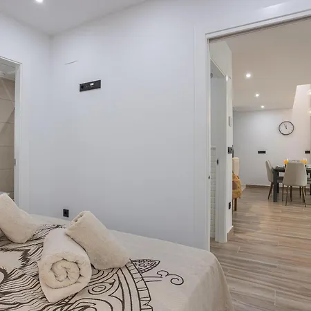 Laguna Met Prive Zwembad & Jacuzzi וילה