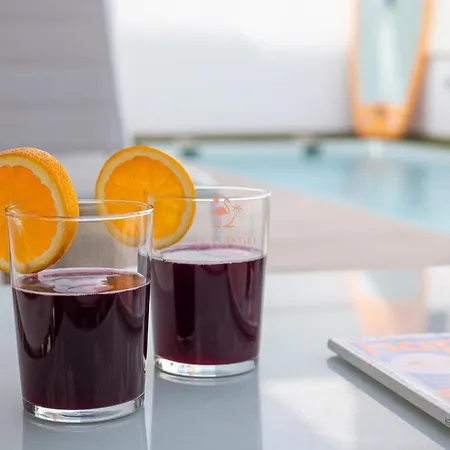 Laguna Met Prive Zwembad & Jacuzzi * טורבייחה