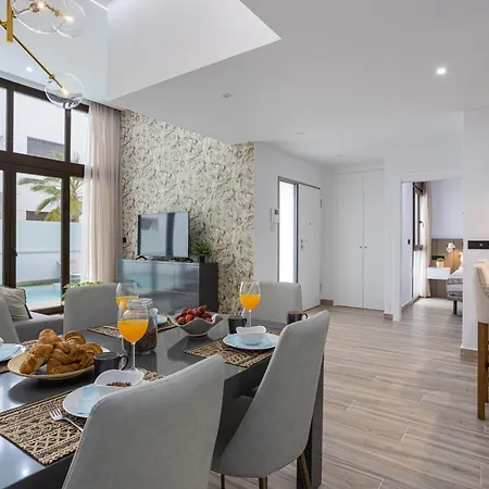 Laguna Met Prive Zwembad & Jacuzzi וילה