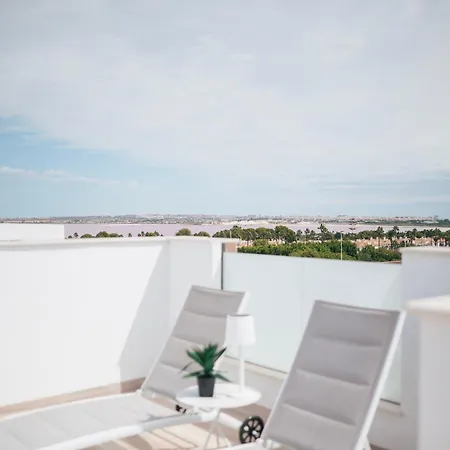 Laguna Met Prive Zwembad & Jacuzzi וילה