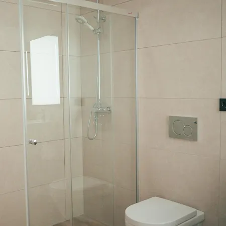 Laguna Met Prive Zwembad & Jacuzzi וילה
