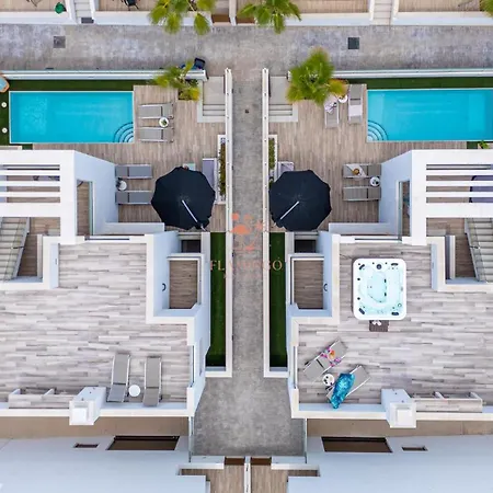 Laguna Met Prive Zwembad & Jacuzzi טורבייחה